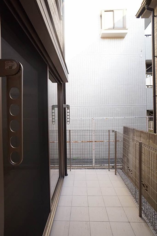 バルコニー　テラス