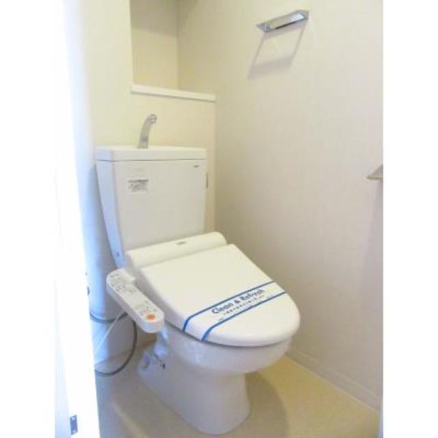 トイレ　※写真は同タイプ住戸です。