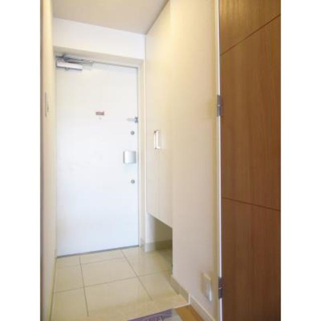 玄関　※写真は同タイプ住戸です。