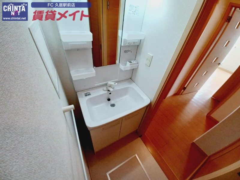 洗面設備　同タイプ部屋写真です。