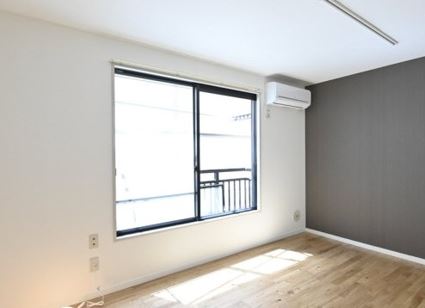 居室・リビング　※同物件、別部屋の写真です。