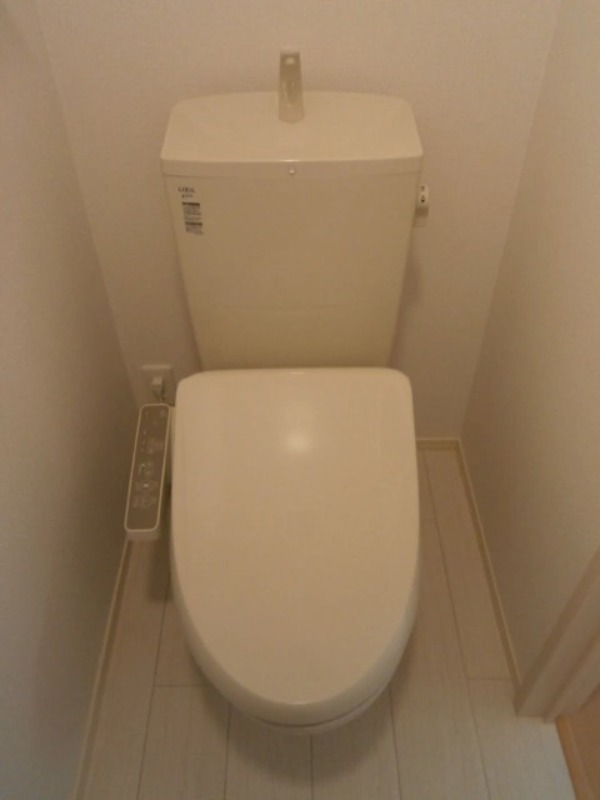 トイレ　図面と現状に相違がある場合には現状を優先