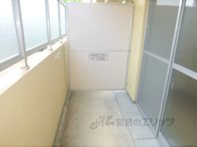 バルコニー　エアコン「