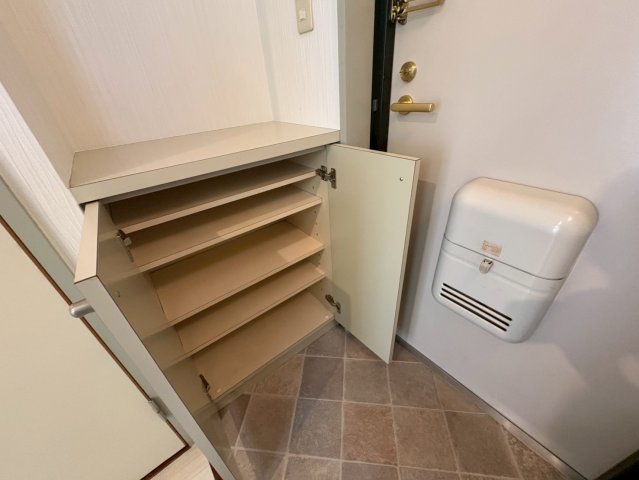 収納　JS.コートII