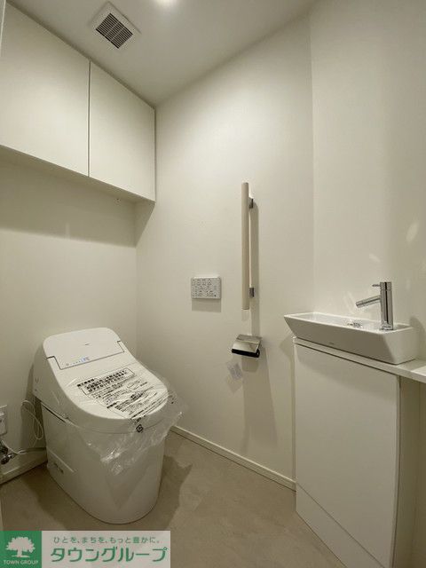 トイレ　※写真は同タイプ住戸です。