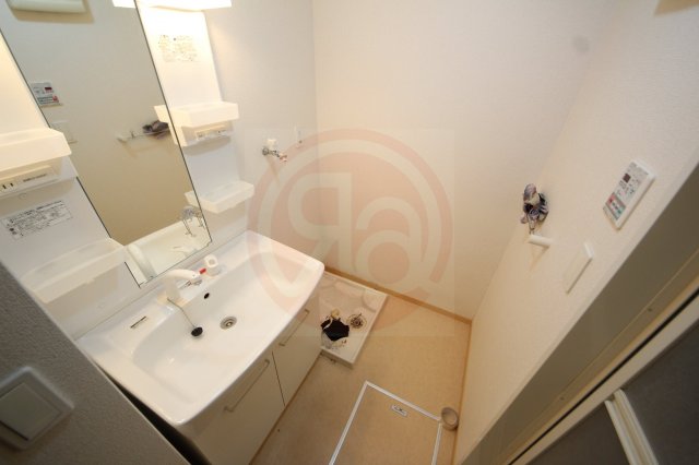 洗面設備　スペースが確保できる洗面所です