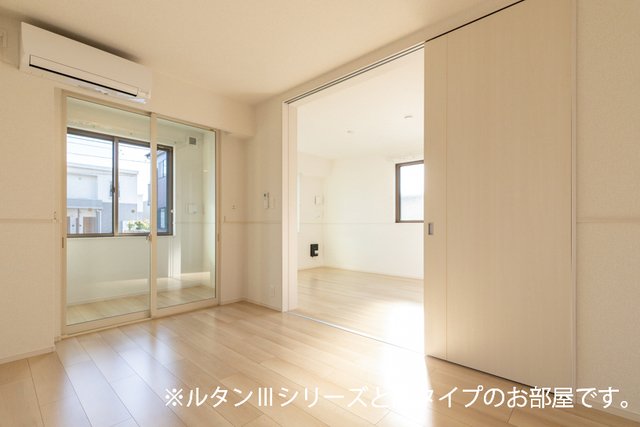 その他部屋・スペース　明るい色調の室内です