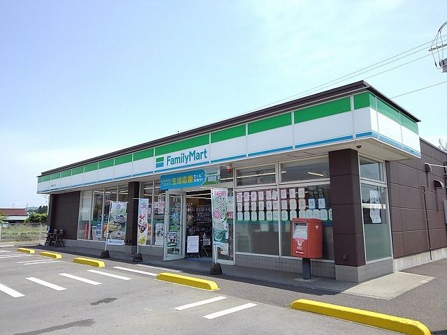 コンビニ　ファミリーマート那須那珂川店（コンビニ）まで1200m