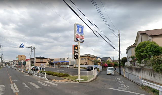 コンビニ　ローソン取手東六丁目店（コンビニ）まで390m