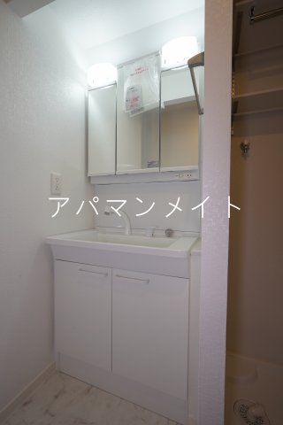 洗面設備　シャワー付き洗面台