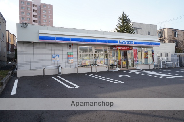 コンビニ　ローソン（コンビニ）まで52m