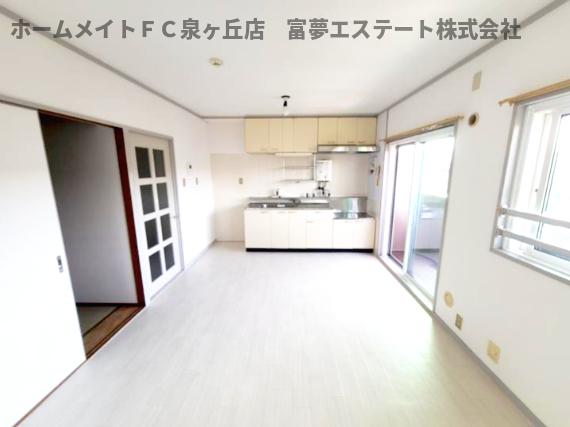 新檜尾台第2次住宅5号棟の居間写真