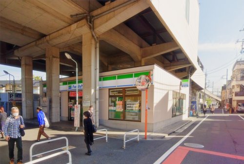 コンビニ　ファミリーマート 京成四ツ木駅店（コンビニ）まで632m
