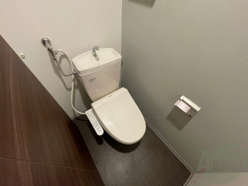 トイレ　シャワートイレになっているので快適です！