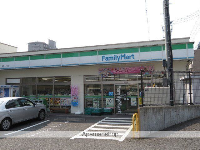 コンビニ　ファミリーマート（コンビニ）まで232m