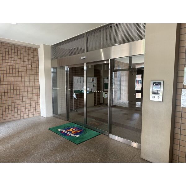 エントランス　別号室の写真です。ご参考までに