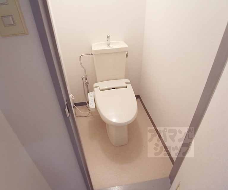トイレ　ウォシュレット付きトイレです。
