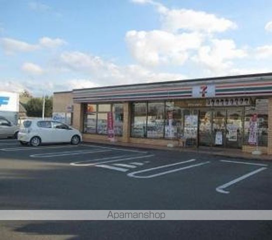 コンビニ　セブンイレブン（コンビニ）まで427m