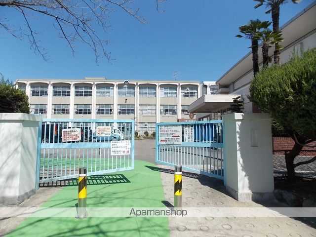 小学校　布袋北小学校（小学校）まで156m