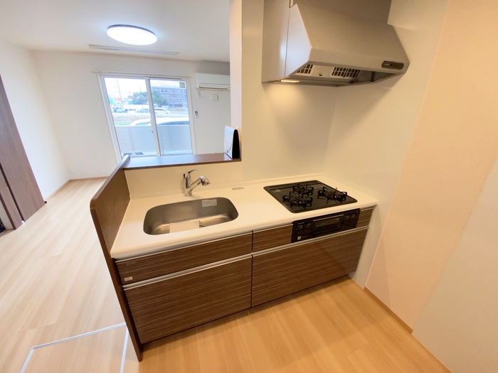 キッチン　※同タイプの部屋写真です