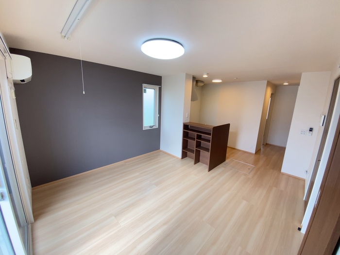 居室・リビング　※同タイプの部屋写真です