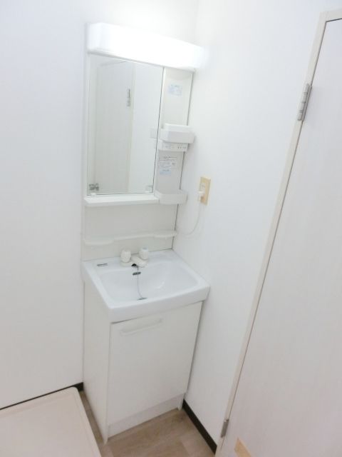 洗面設備　独立していると便利ですね。
