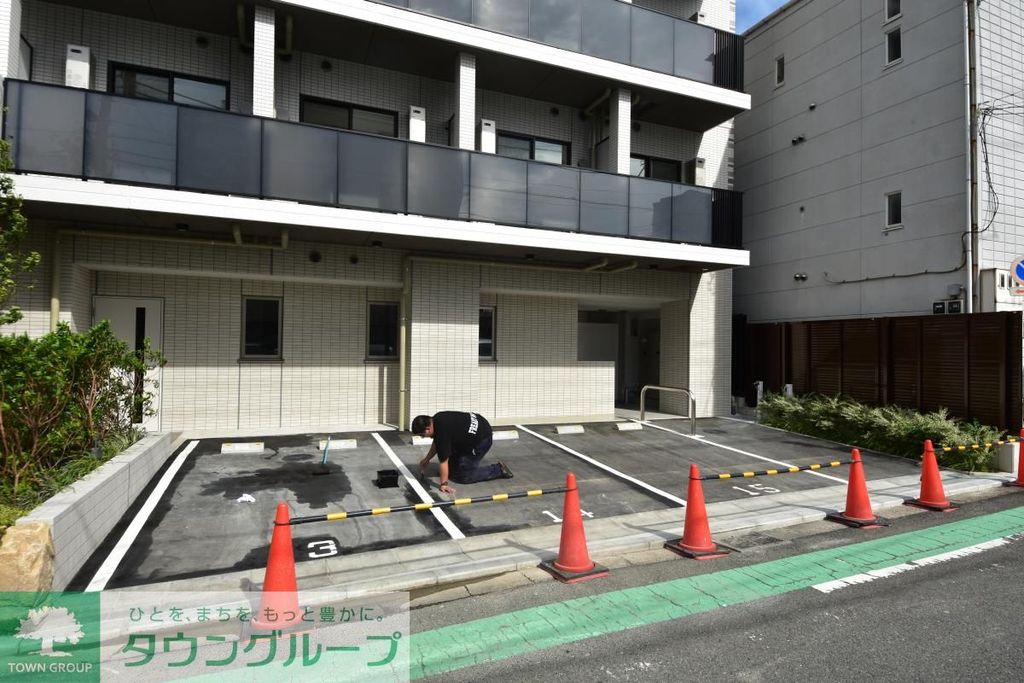 駐車場　駐車場