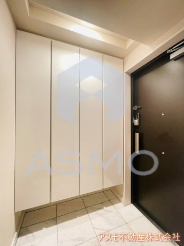 玄関　同マンション別部屋　参考写真