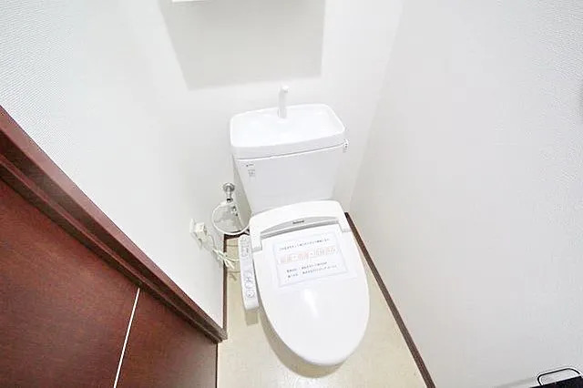 トイレ　落ち着いた色調のトイレです♪