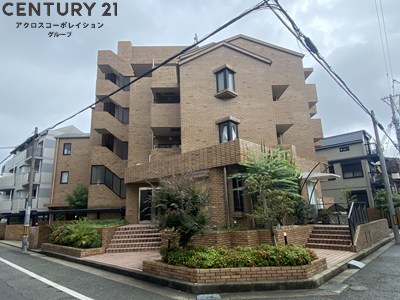 建物外観　オートロックで外部の人間が簡単に出入りできないため安心です。