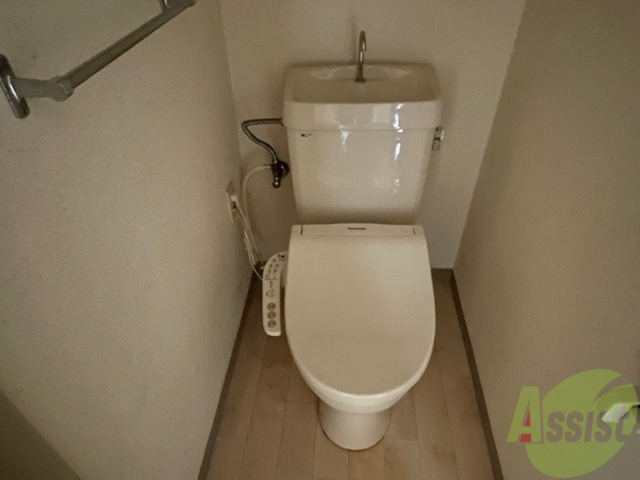 トイレ　トイレはウォシュレット付きです。シャワートイレは嬉しいですね