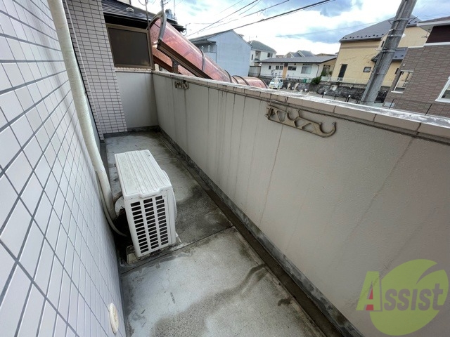 バルコニー　バルコニーは長さも幅もちょうどいい広さでした。