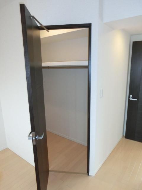 収納　※同建物　同タイプ住戸　設備参考写真　現況優先