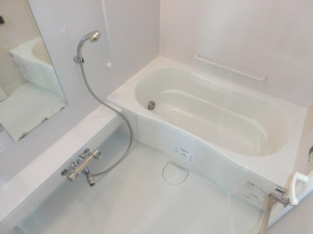 バス・シャワールーム　※同建物　同タイプ住戸　設備参考写真　現況優先