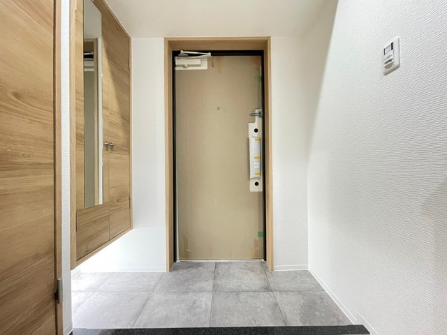 玄関　※他部屋の写真です。現況優先。