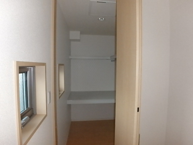 収納　写真は同タイプのものです。