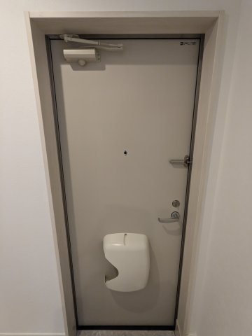 玄関　203号室