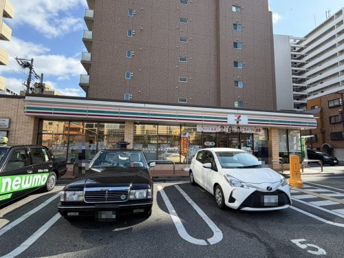 コンビニ　セブンイレブン　大阪元町3丁目店（コンビニ）まで214m