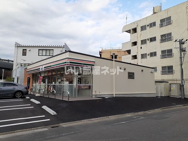 コンビニ　セブンイレブン　高千穂通２丁目店（コンビニ）まで689m