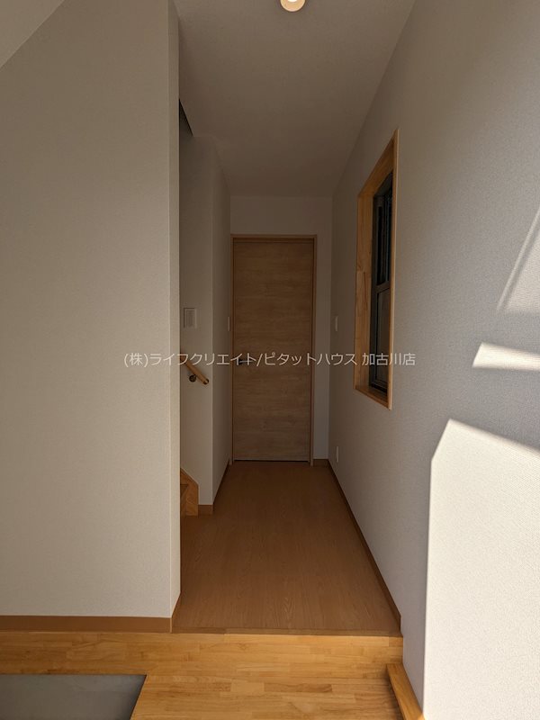 玄関　写真はA号室