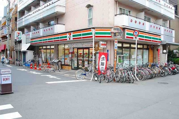 コンビニ　セブンイレブン大阪日本橋３丁目店（コンビニ）まで69m