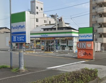 コンビニ　ファミリーマート 高知日の出町店（コンビニ）まで596m