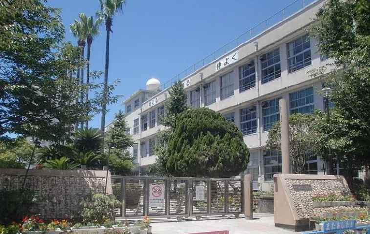 小学校　鹿児島市立松原小学校（小学校）まで623m