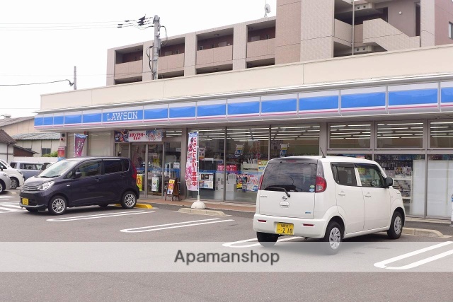 コンビニ　ローソン（コンビニ）まで894m