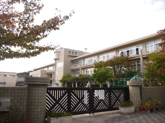 小学校　山手小学校（小学校）まで950m