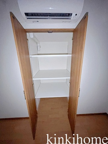 収納　写真は別のお部屋です。