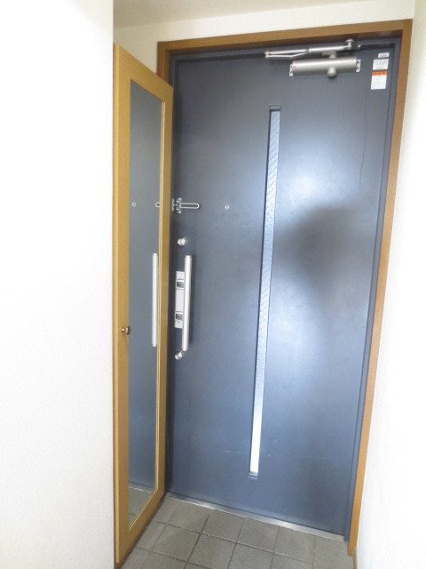 玄関　別号室の参考写真です。