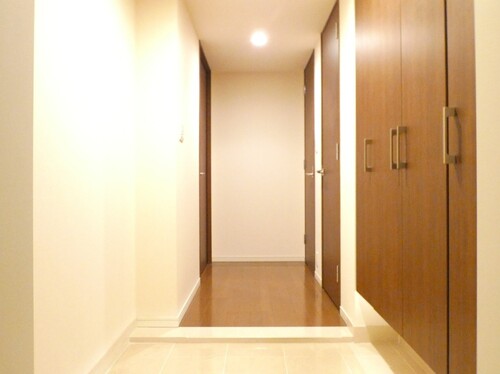 玄関　※内装工事前写真です。