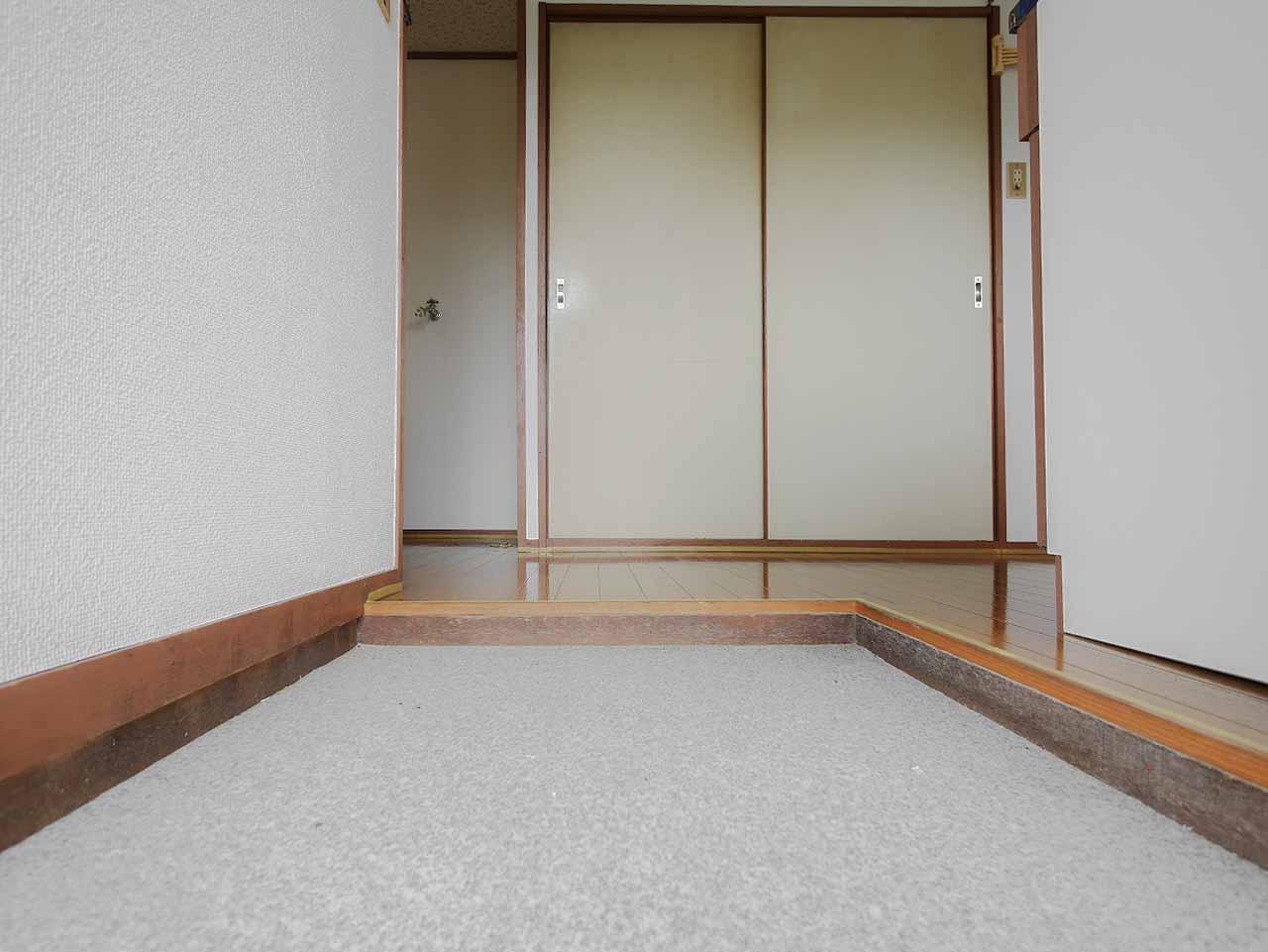 玄関　落ち着いた雰囲気の玄関があなたを出迎えます。