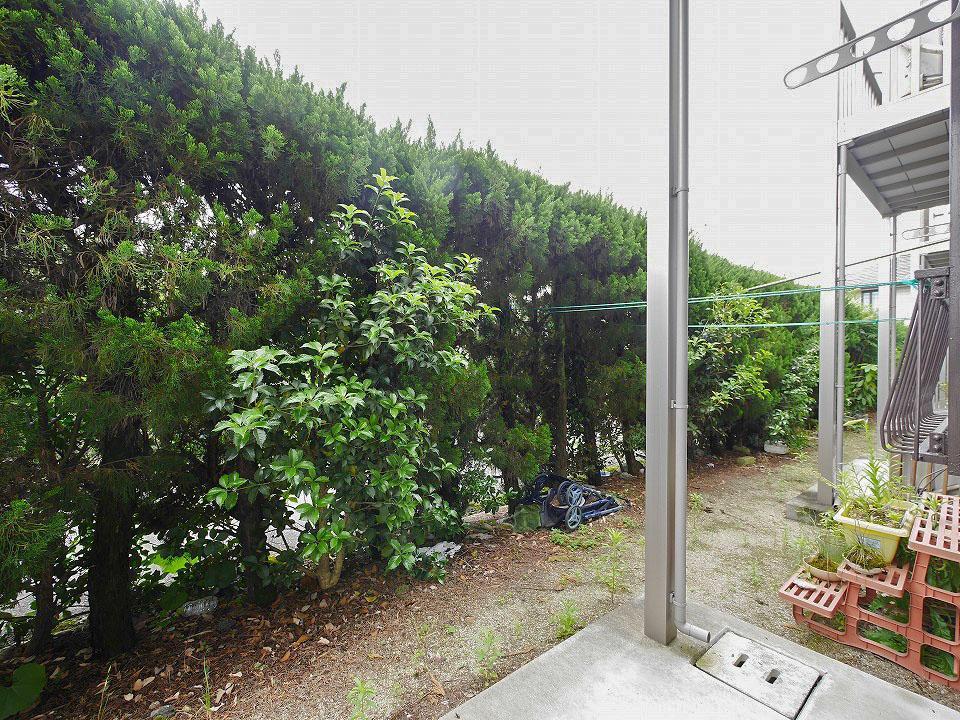 バルコニー　南向きの明るいテラスはお洗濯物も沢山干せます